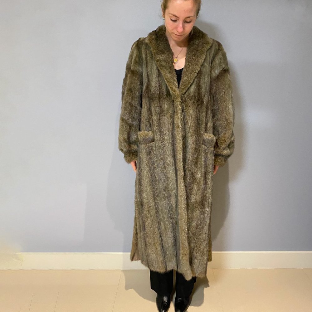 Speisers | Vintage & Authentic Mid Length Fur Coat